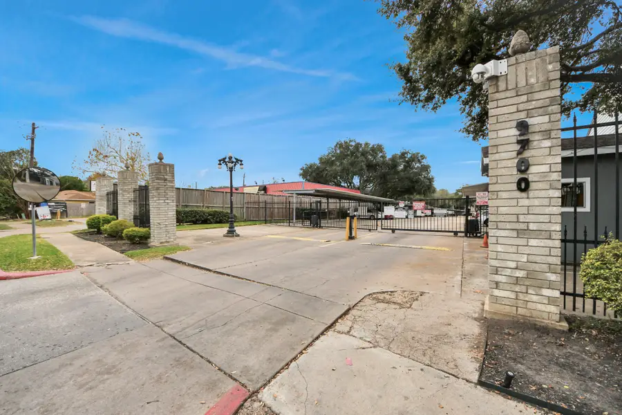 9700 Leawood Boulevard #1002, Houston, TX 77099 - Image #3