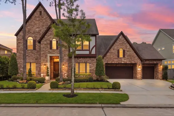 195 S Thatcher Bend Circle, The Woodlands, TX 77389