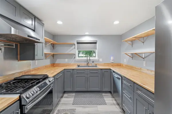 404 Oaklawn Street, League City, TX 77573