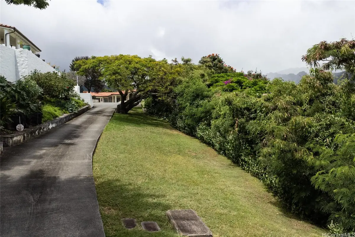 900 Alewa Drive #A, Honolulu, HI 96817 - Image #1
