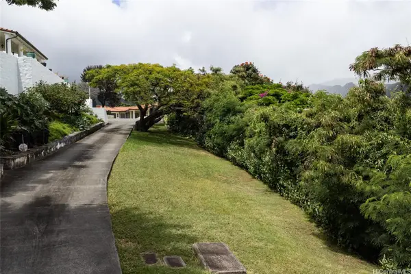 900 Alewa Drive #A, Honolulu, HI 96817