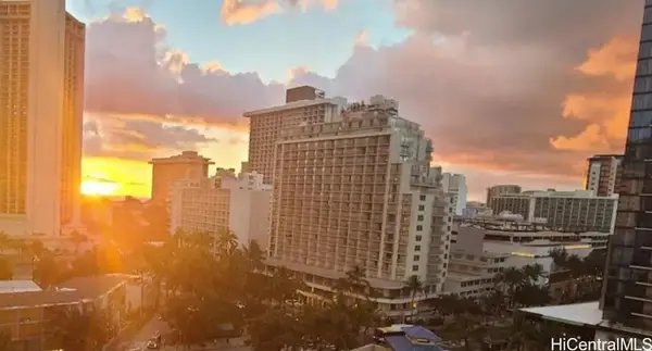 2410 NW Cleghorn Street #1504, Honolulu, HI 96815