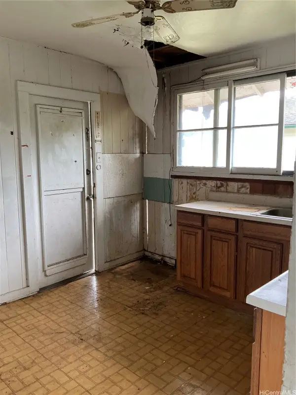 1915 California Avenue, Wahiawa, HI 96786