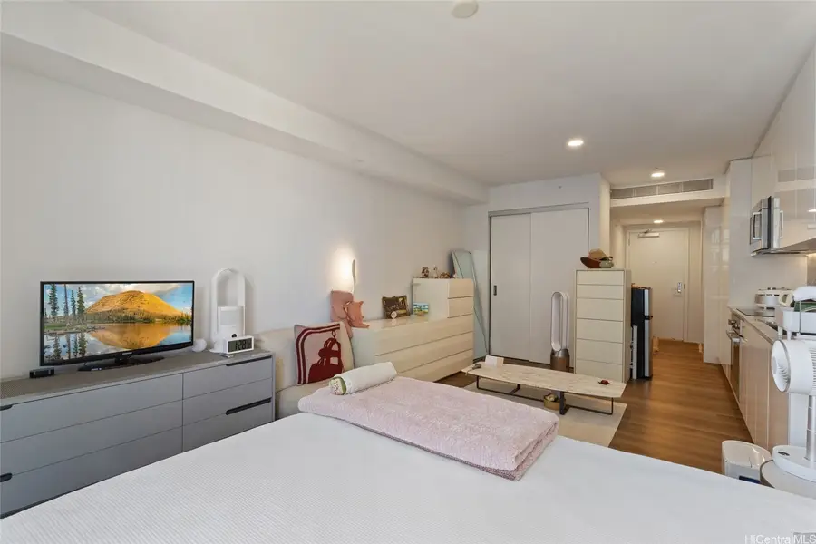 987 Queen Street #2806, Honolulu, HI 96814 - Image #3