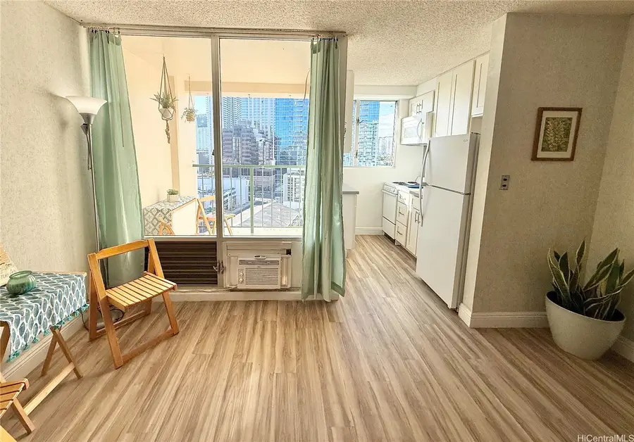 747 Amana Street #1418, Honolulu, HI 96814 - Image #3