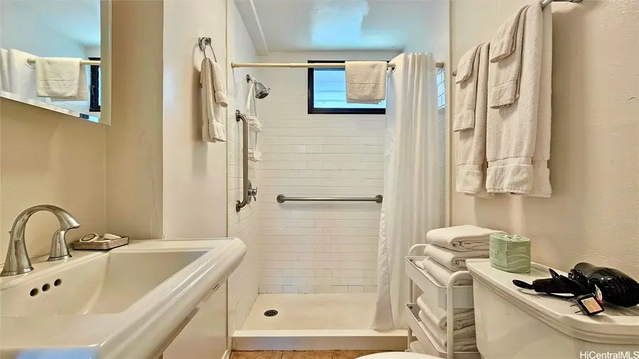 134 Kapahulu Avenue #220, Honolulu, HI 96815 - Image #3