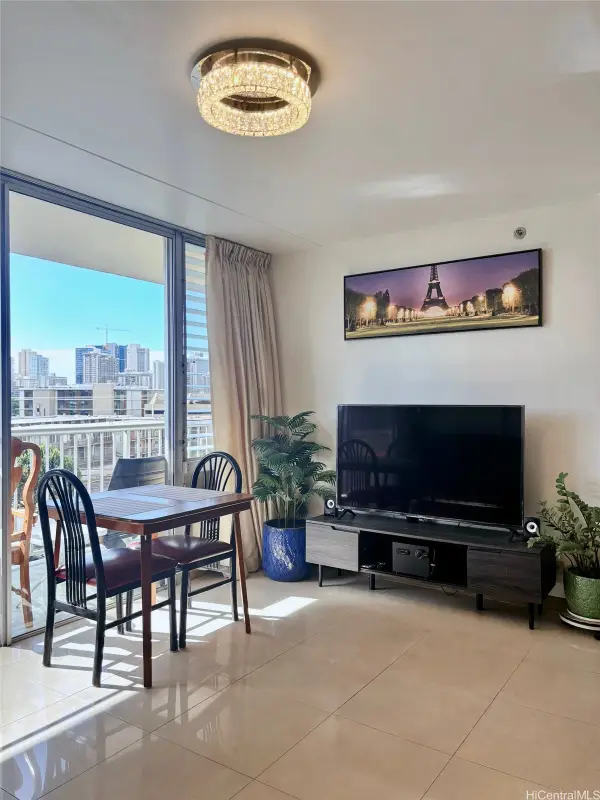 2522 Date Street #505, Honolulu, HI 96826