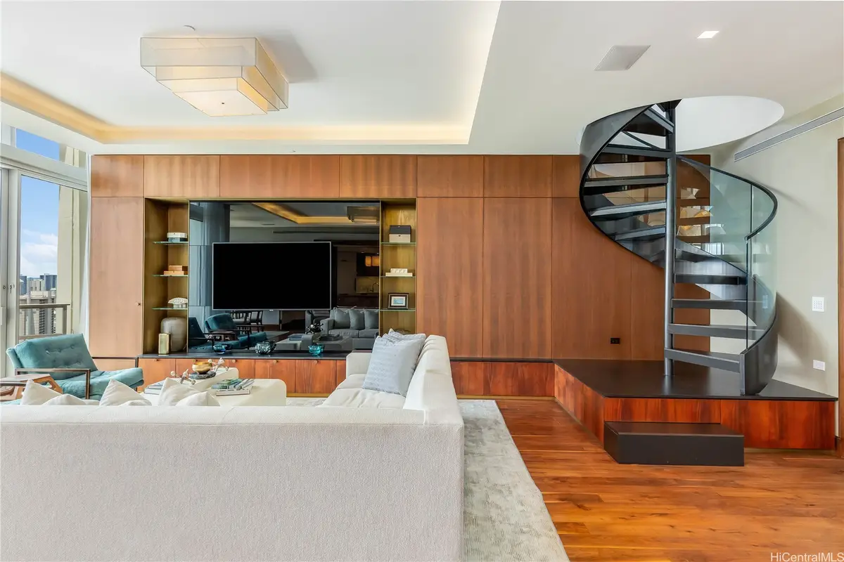 223 Saratoga Road #PHD, Honolulu, HI 96815 - Image #1