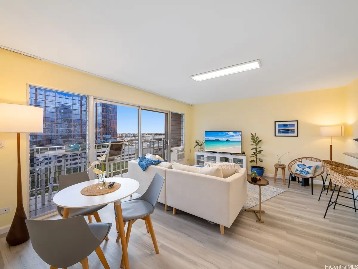731 Amana Street #1503, Honolulu, HI 96814 - Image #1