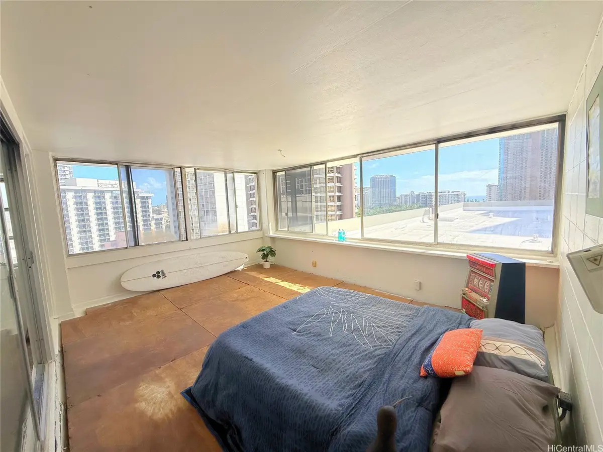 425 Ena Road #5D, Honolulu, HI 96815 - Image #1