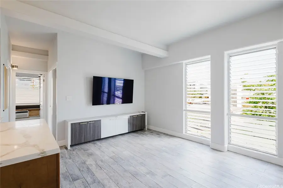 1096 S Beretania Street #301, Honolulu, HI 96814 - #3