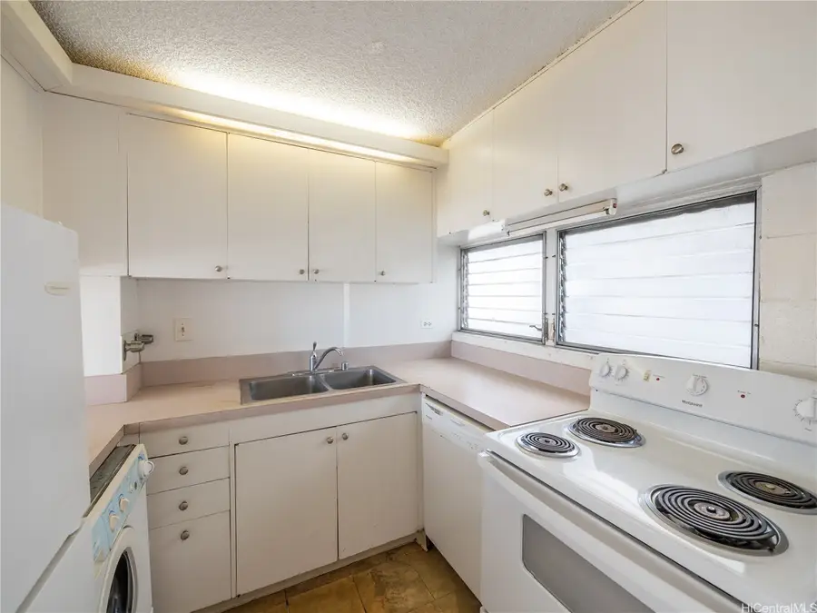 2421 Ala Wai Boulevard #1204, Honolulu, HI 96815 - Image #3