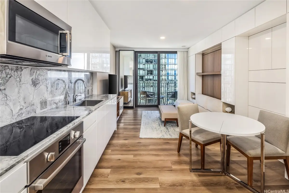 987 Queen Street #1806, Honolulu, HI 96814 - Image #1