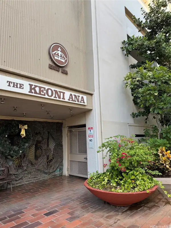 430 Keoniana Street #514, Honolulu, HI 96815