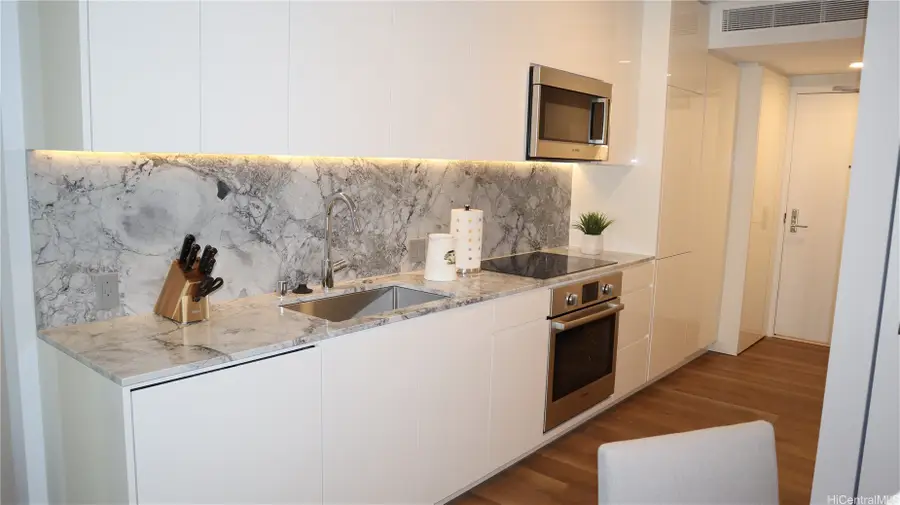 987 Queen Street #3010, Honolulu, HI 96814 - Image #2