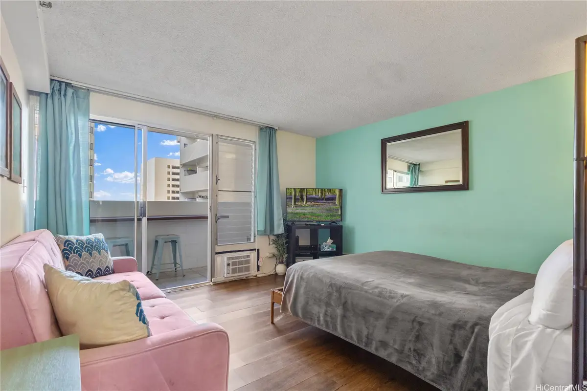2463 Kuhio Avenue #905, Honolulu, HI 96815 - Image #1