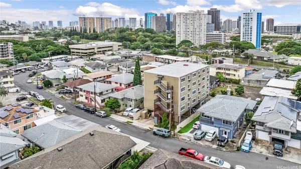311 Puuhue Place, Honolulu, HI 96817