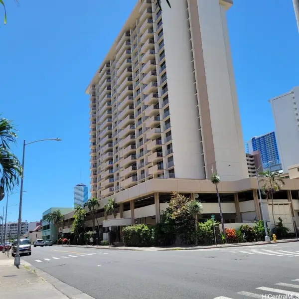 1561 Kanunu Street #1505, Honolulu, HI 96814