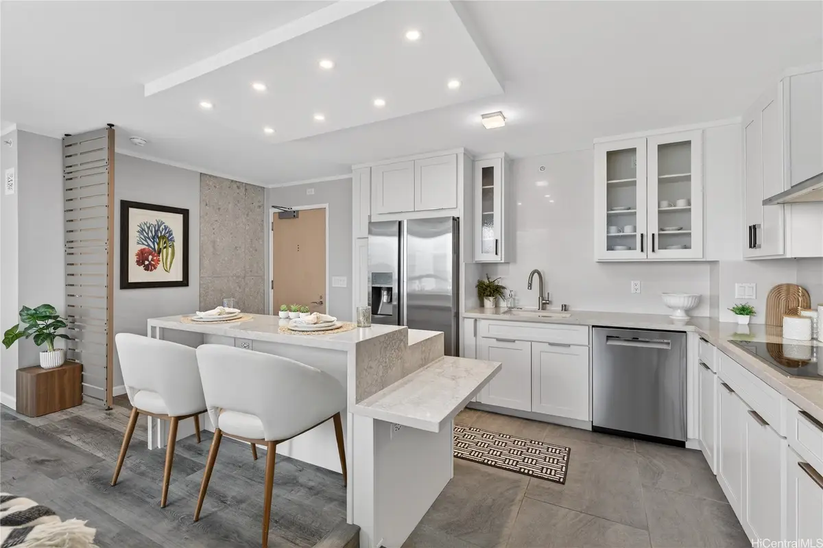 88 Piikoi Street #1811, Honolulu, HI 96814 - Image #1