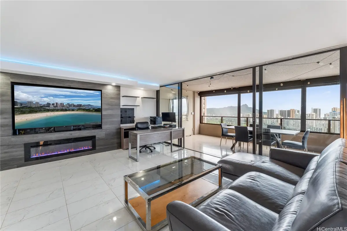 581 Kamoku Street #3704, Honolulu, HI 96826 - Image #1