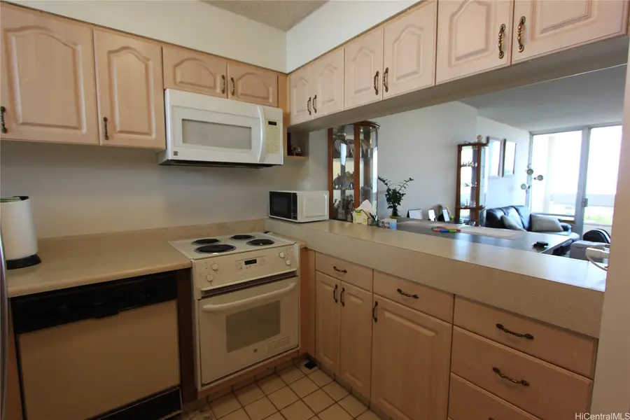 555 University Avenue #2502, Honolulu, HI 96826 - Image #3
