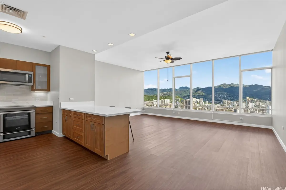1009 Kapiolani Boulevard #4809, Honolulu, HI 96814 - Image #1