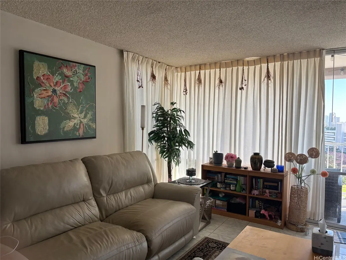 1617 Keeaumoku Street #808, Honolulu, HI 96822 - Image #1
