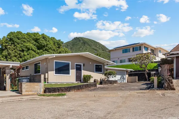 427 Kekupua Street, Honolulu, HI 96825