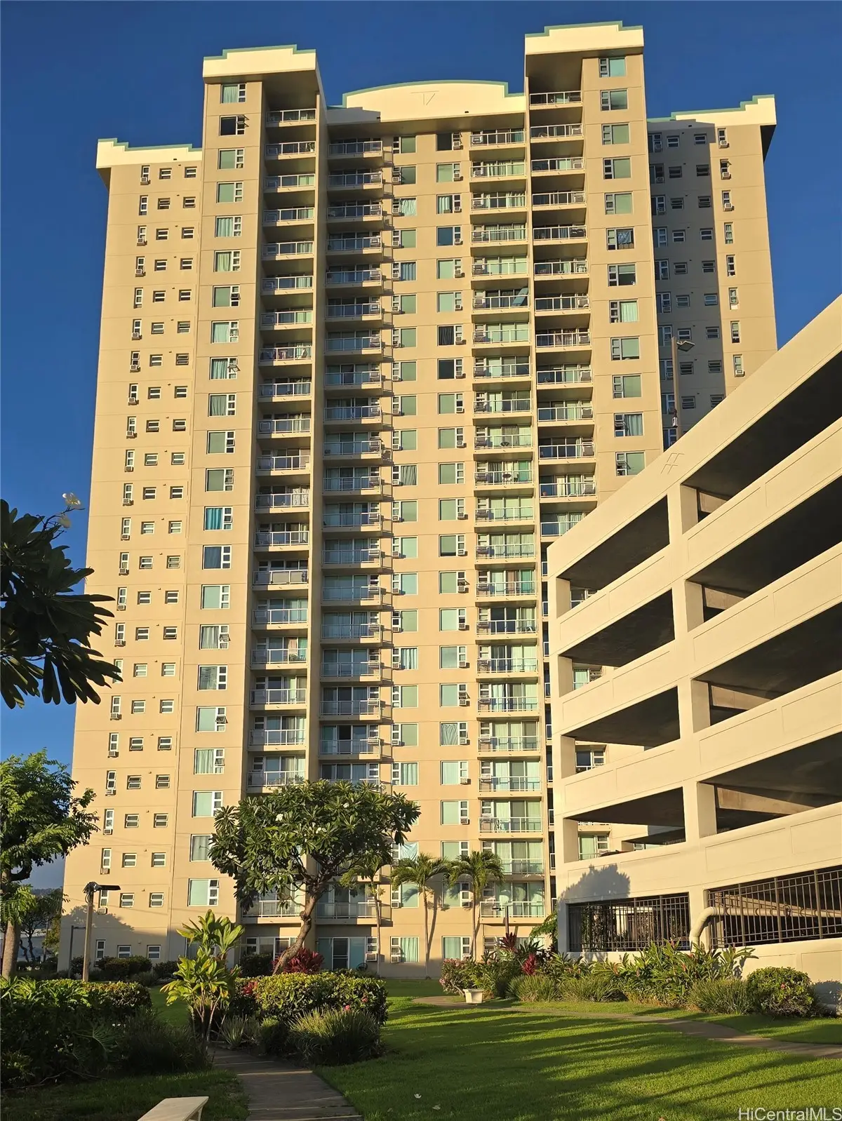 215 N King Street #303, Honolulu, HI 96817 - Image #1