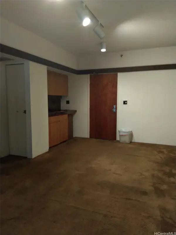 1188 Bishop Street #809, Honolulu, HI 96813