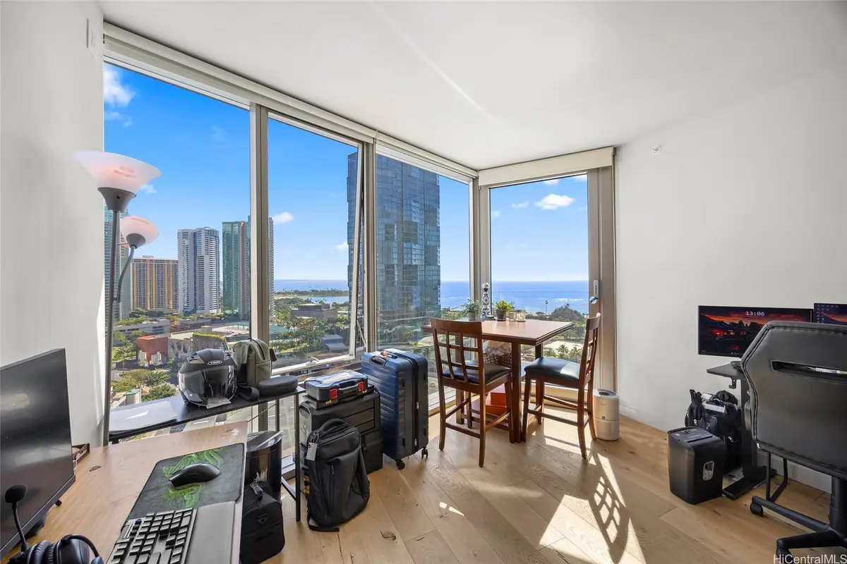 1001 Queen Street #1708, Honolulu, HI 96814 - Image #1