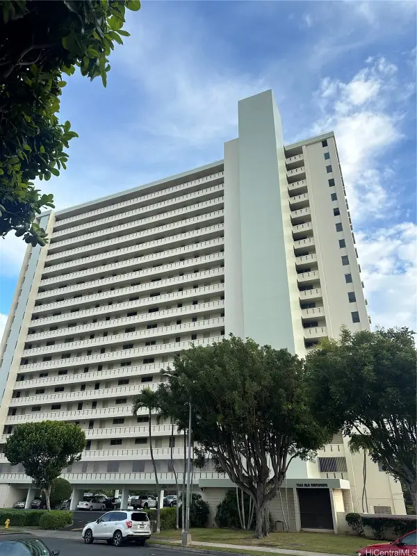 1160 Ala Napunani Street #1104, Honolulu, HI 96818