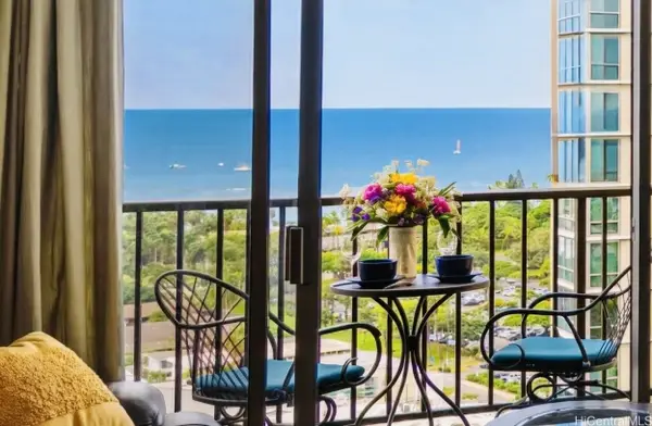 2140 Kuhio Avenue #2105, Honolulu, HI 96815