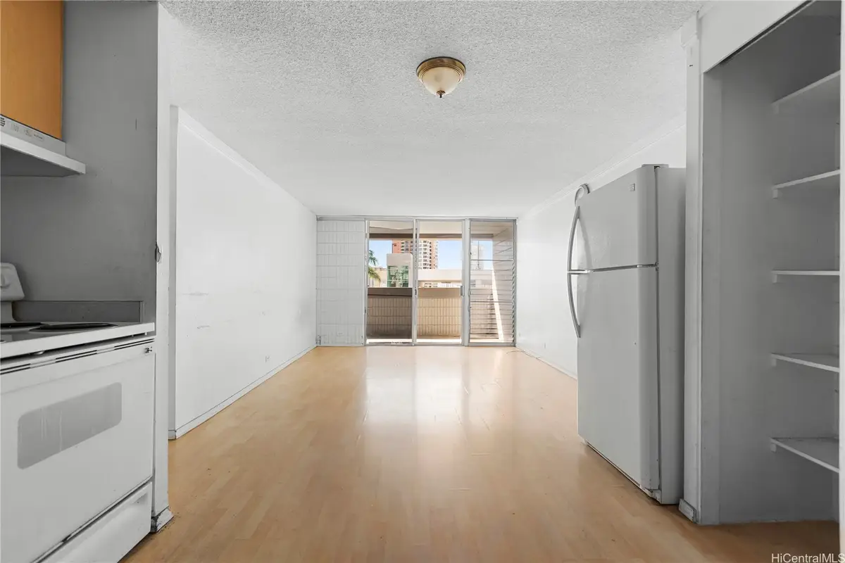 1099 Ala Napunani Street #602, Honolulu, HI 96818 - Image #1