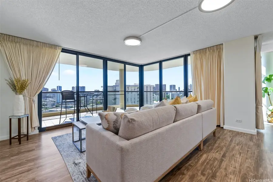 1015 Wilder Avenue #903, Honolulu, HI 96822 - Image #2