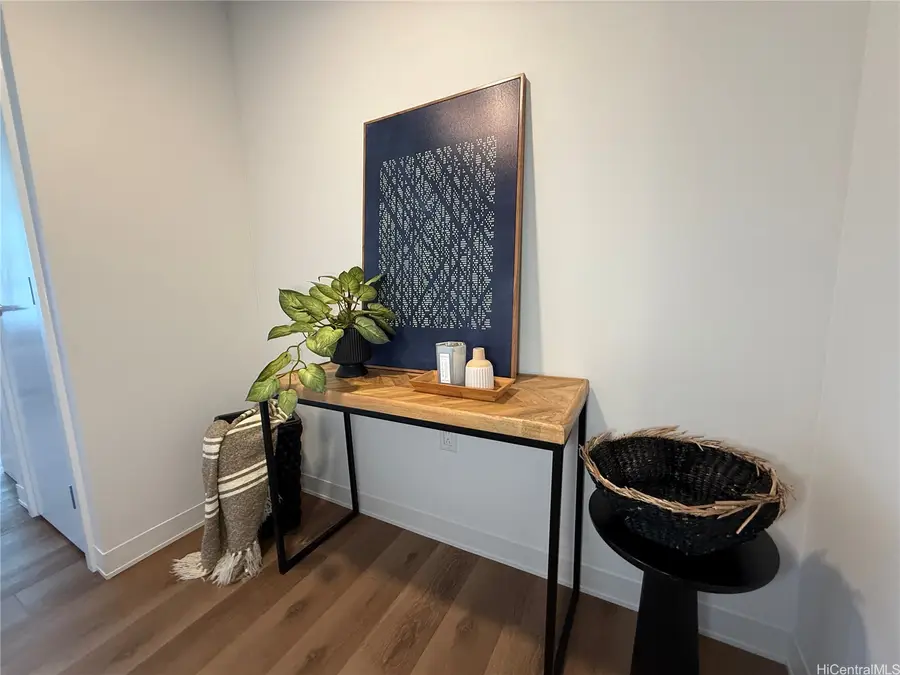 987 Queen Street #1004, Honolulu, HI 96814 - #3