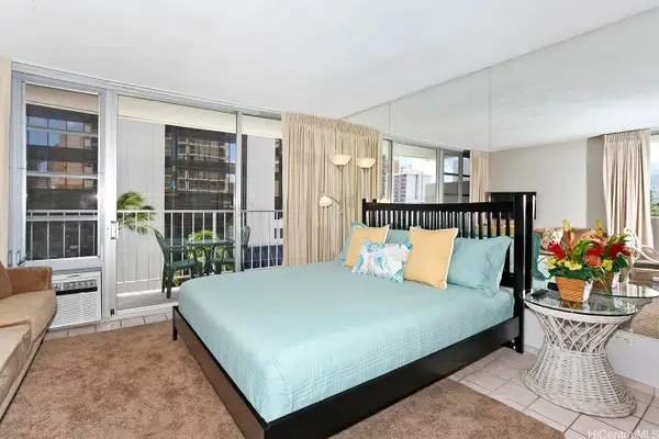 364 Seaside Avenue #701, Honolulu, HI 96815