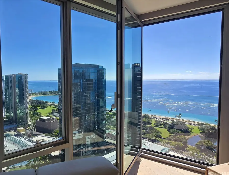 1001 Queen Street #3706, Honolulu, HI 96814 - #2