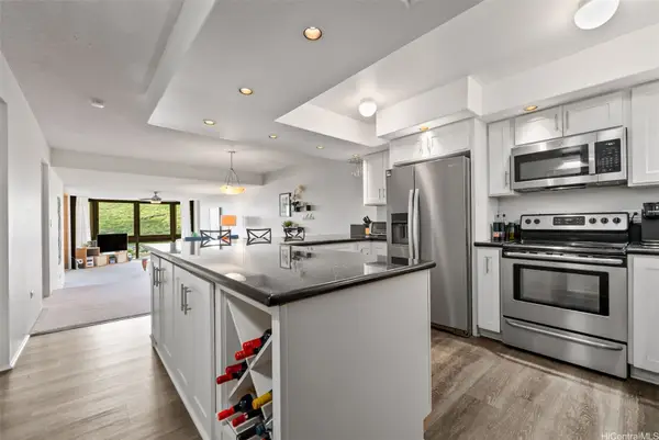 501 Hahaione Street #1-14H, Honolulu, HI 96825