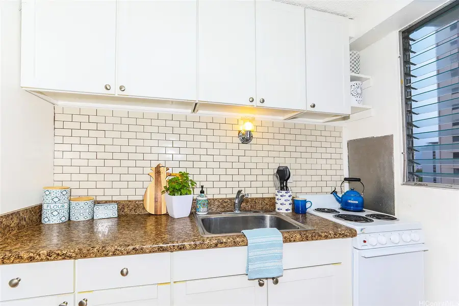 747 Amana Street #613, Honolulu, HI 96814 - #2