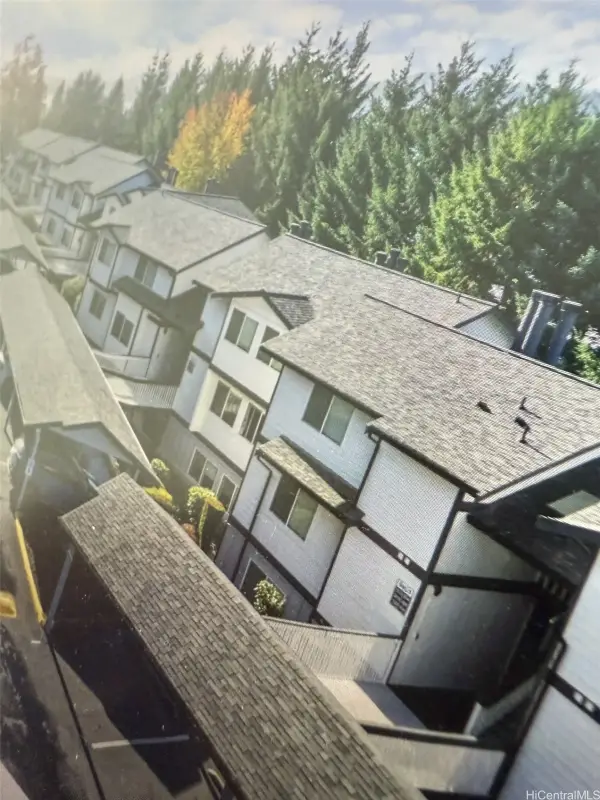 572 Mananai Place #20V, Honolulu, HI 96818