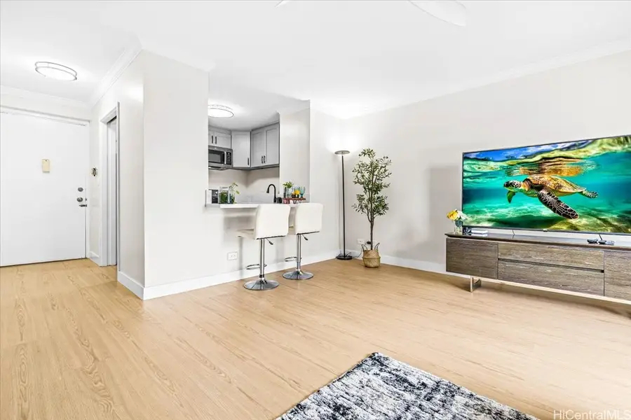731 Amana Street #904, Honolulu, HI 96814 - #2