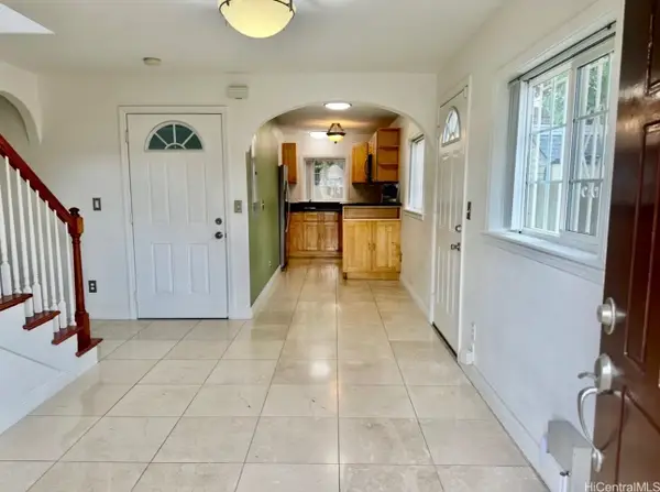 2705 Kaaha Street, Honolulu, HI 96826