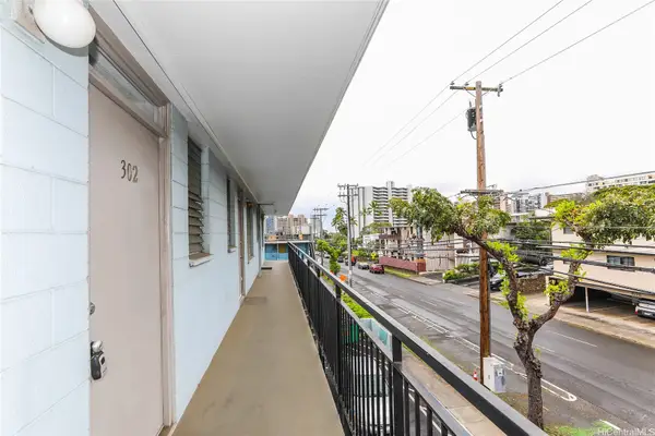 1525 Pensacola Street #302, Honolulu, HI 96822