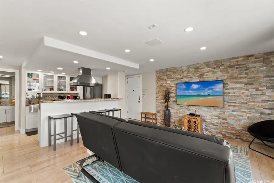 2442 Kuhio Avenue #1102, Honolulu, HI 96815 - #2