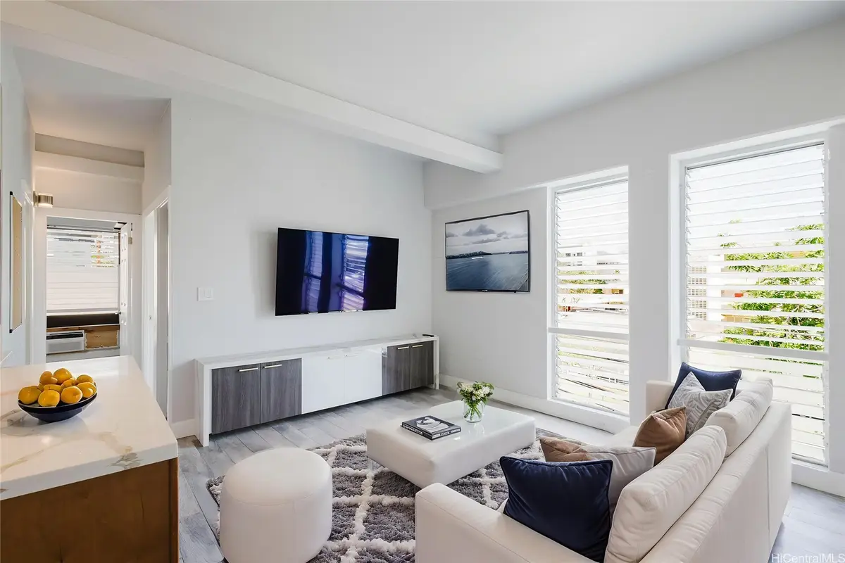 1096 S Beretania Street #301, Honolulu, HI 96814 - #1