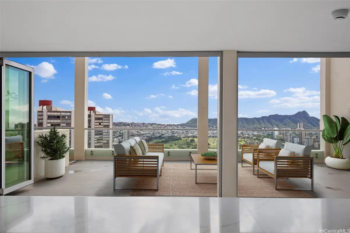 555 University Avenue #PH1, Honolulu, HI 96826 - #1