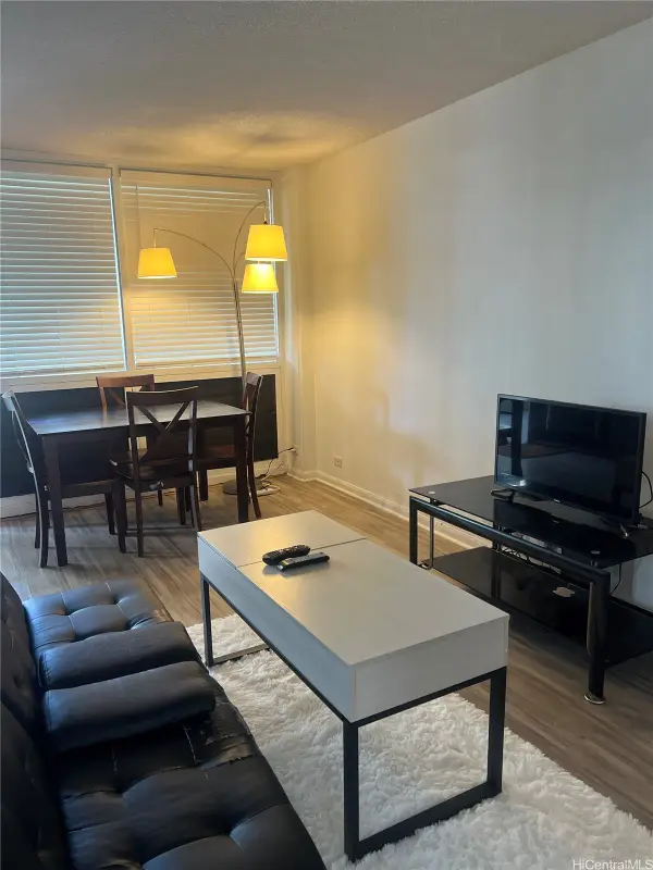 425 Ena Road #C604, Honolulu, HI 96815