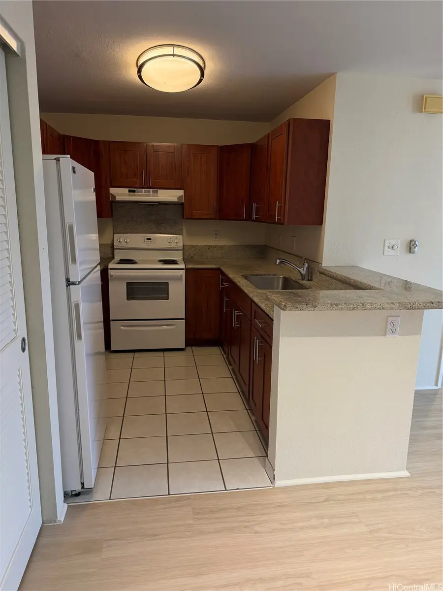 2500 Kalakaua Avenue #1906, Honolulu, HI 96815 - #2