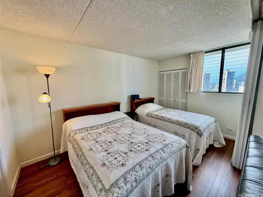 2240 Kuhio Avenue #1802, Honolulu, HI 96815 - #2